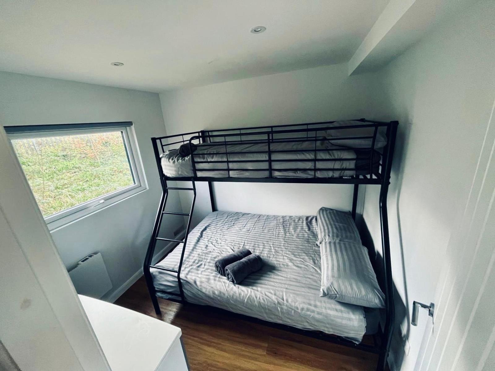 Cozy Snowdonia Chalet カーナーヴォン エクステリア 写真