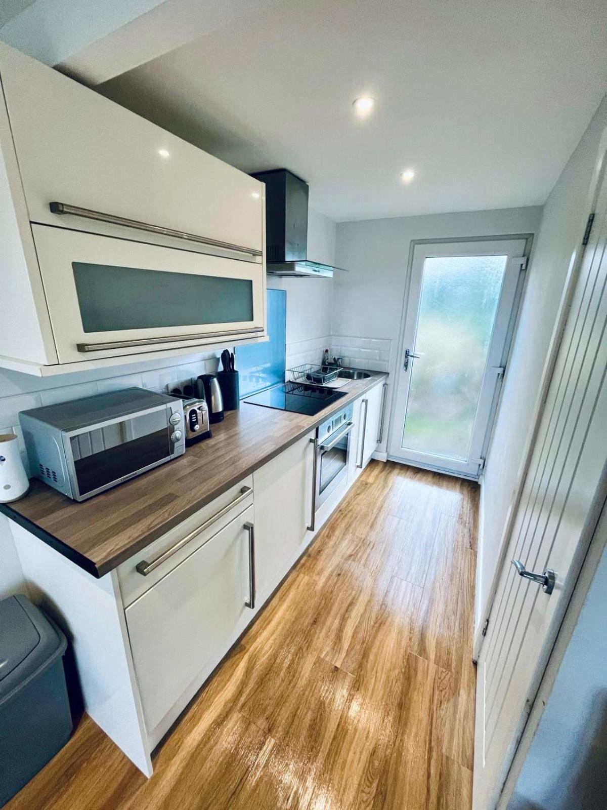 Cozy Snowdonia Chalet カーナーヴォン エクステリア 写真